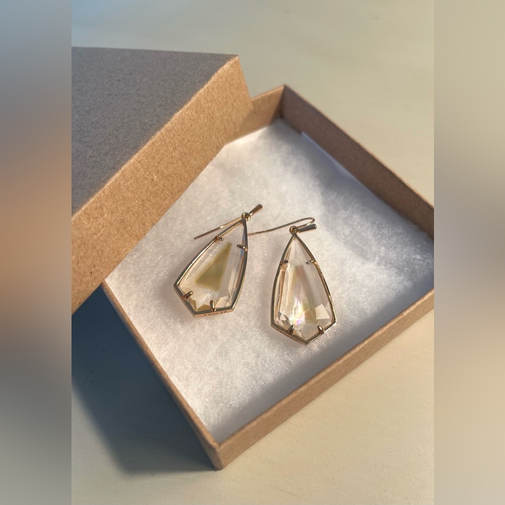 Kendra Scott Semiprecious Stone
Drop Earrings, brown mother of pearl, rose gold